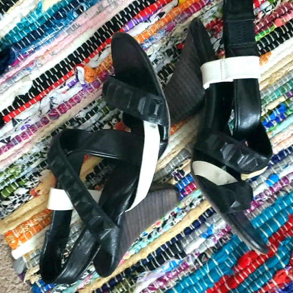 Elisa Nero SS14 Leather Gem Embossed strapped heeled Sandals 8.0 38 - Picture 4 of 5